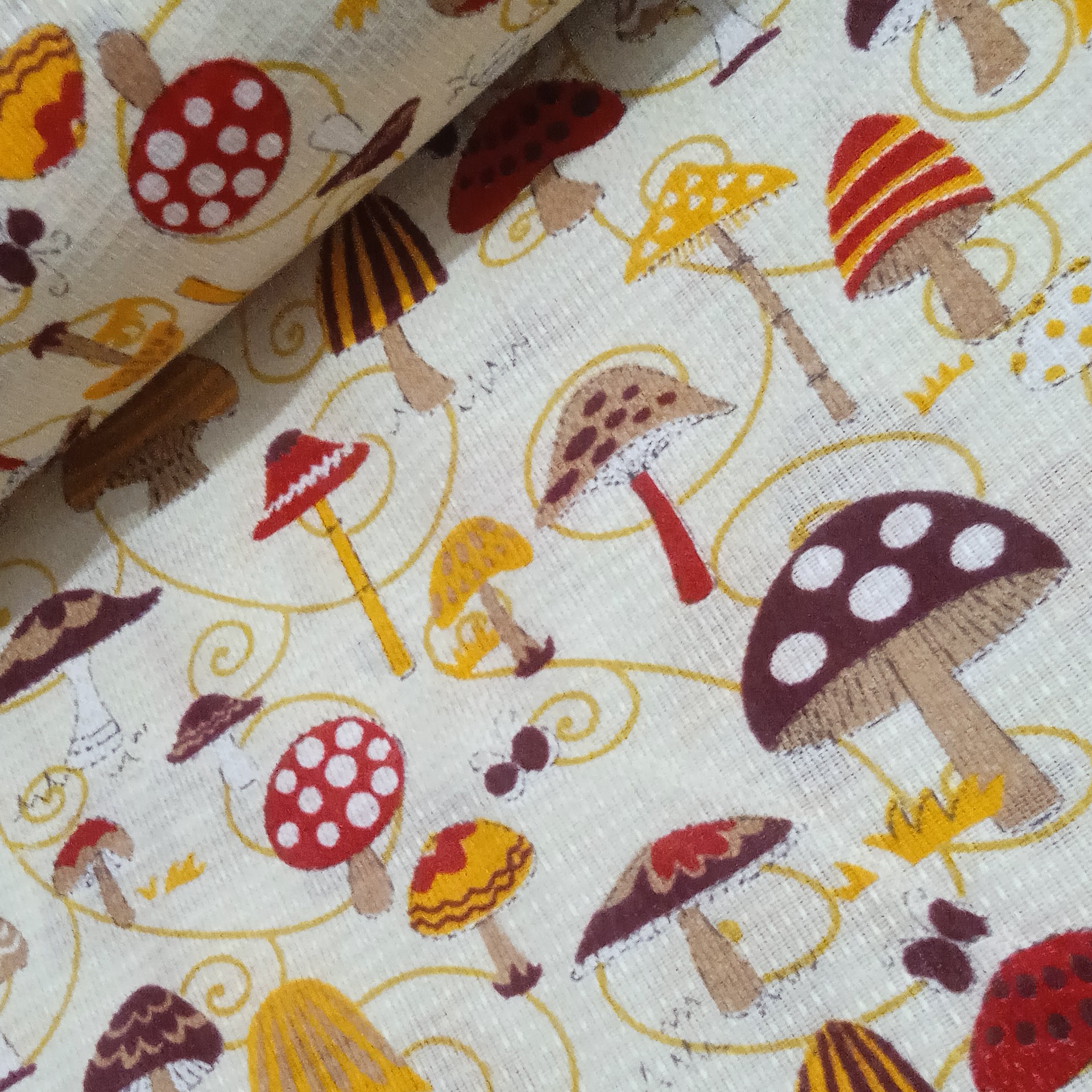 پارچه  آشپزخانه   عرض یک و نیم دستمال و سرویس آشپزخانه طرح قارچ