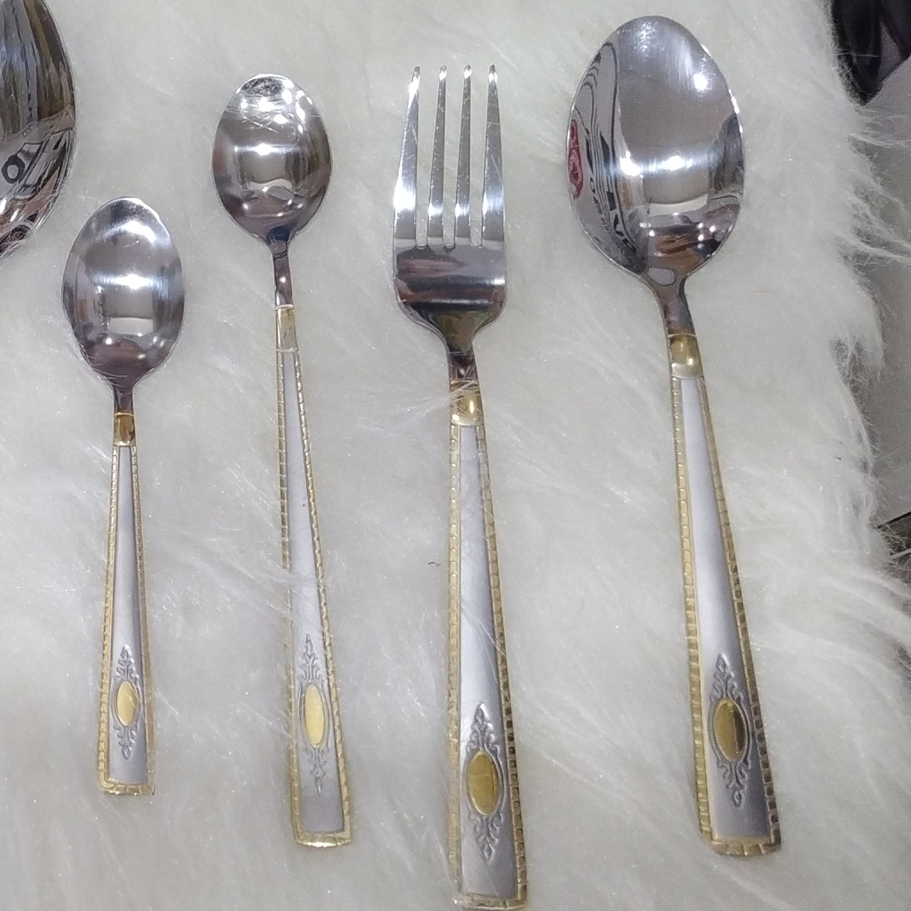 سرویس قاشق و چنگال و کفگیر و ملاقه یونیک لایف