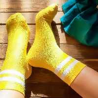 جوراب دوخط زمینه زرد روشن نیم ساق نخ پنبه