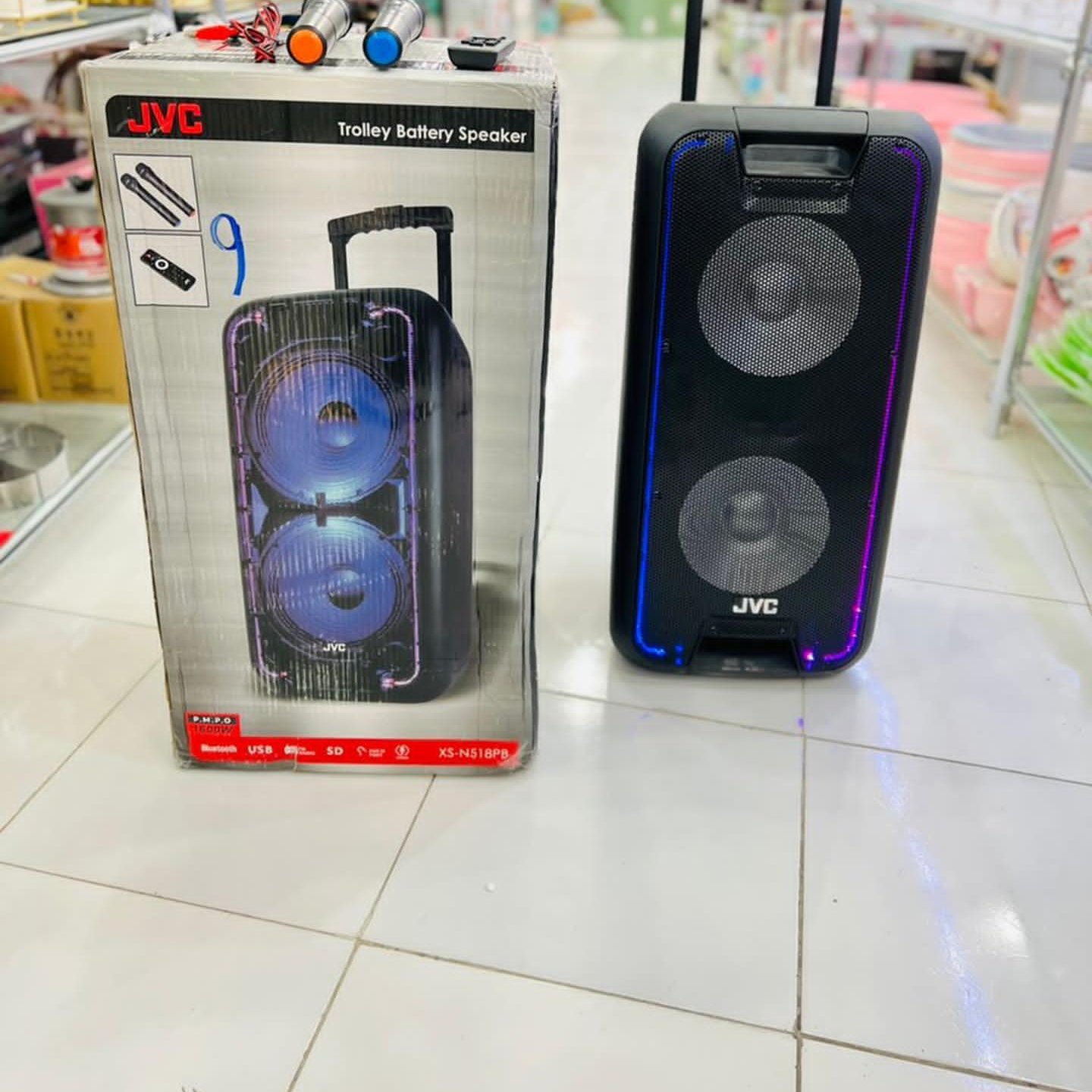 اسپیکر ایستاده 