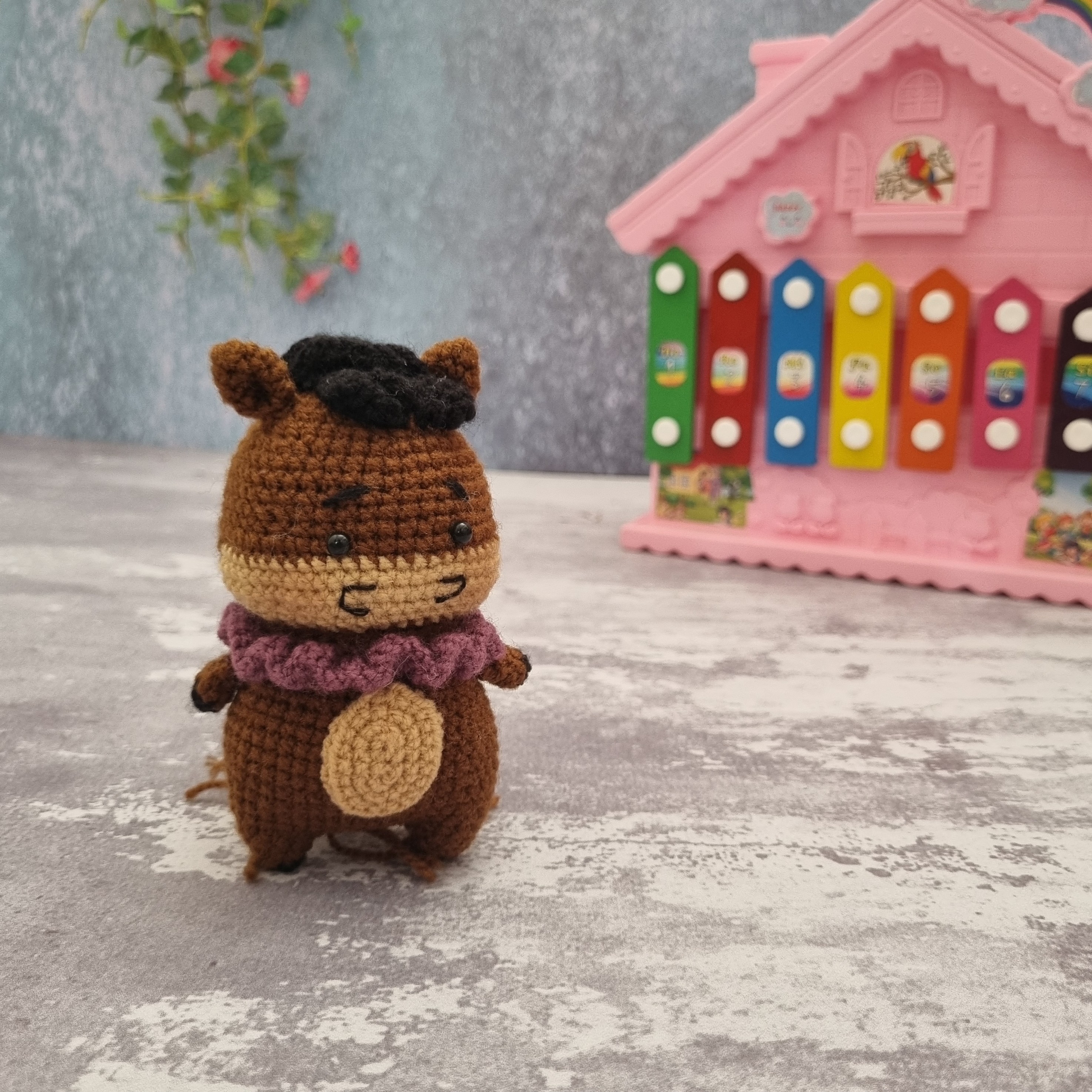 عروسک بافتنی اسب