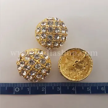 دکمه نگین دار درشت