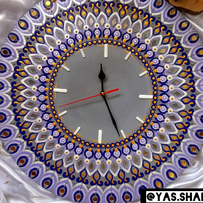 ساعت دیواری آینه ای سنتی و خاص