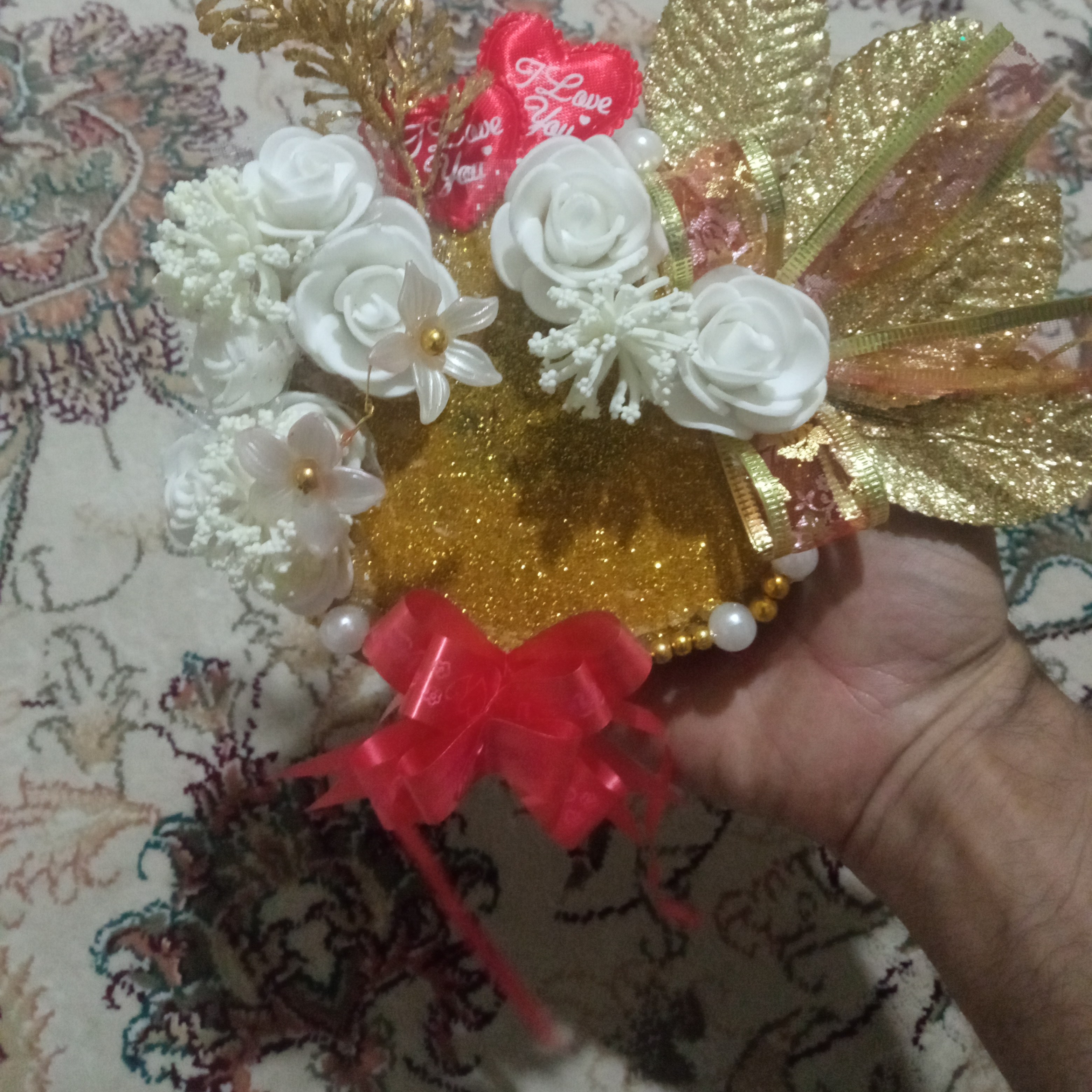 گیفت عروس همراه زنجیر که تو دست میگیری