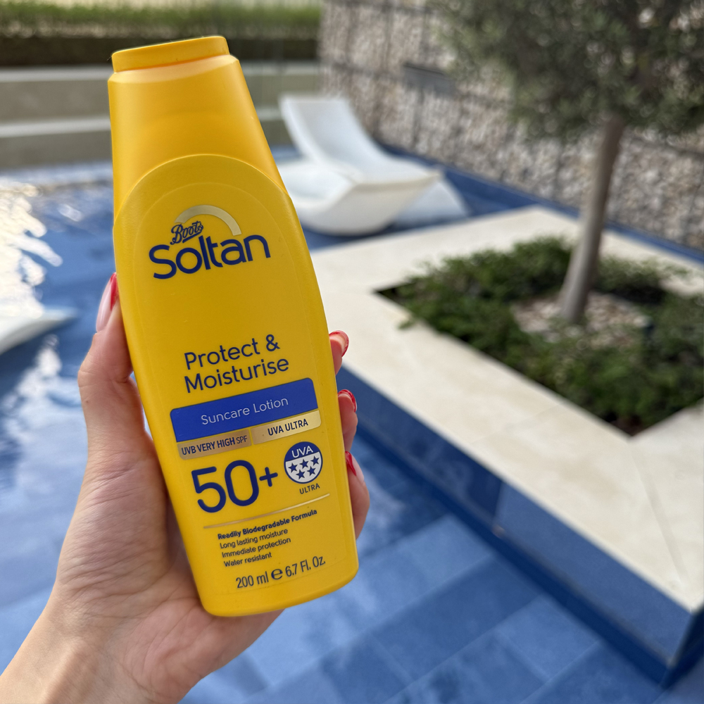 ضد آفتاب سلطان SPF 50 | محافظت موثر و سبک برای پوست شما