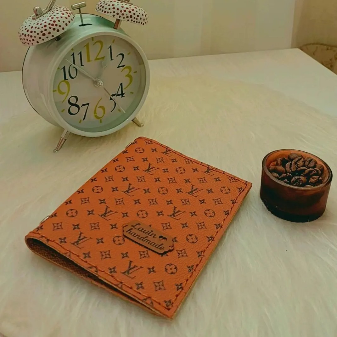 کیف مدارک جادار و باکیفیت بهترین هدیه برای کسانی که ماشین دارن 