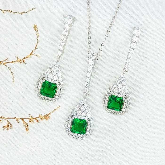 نیمست نقره ایتالیا نگین طرح زمرد کد 11933