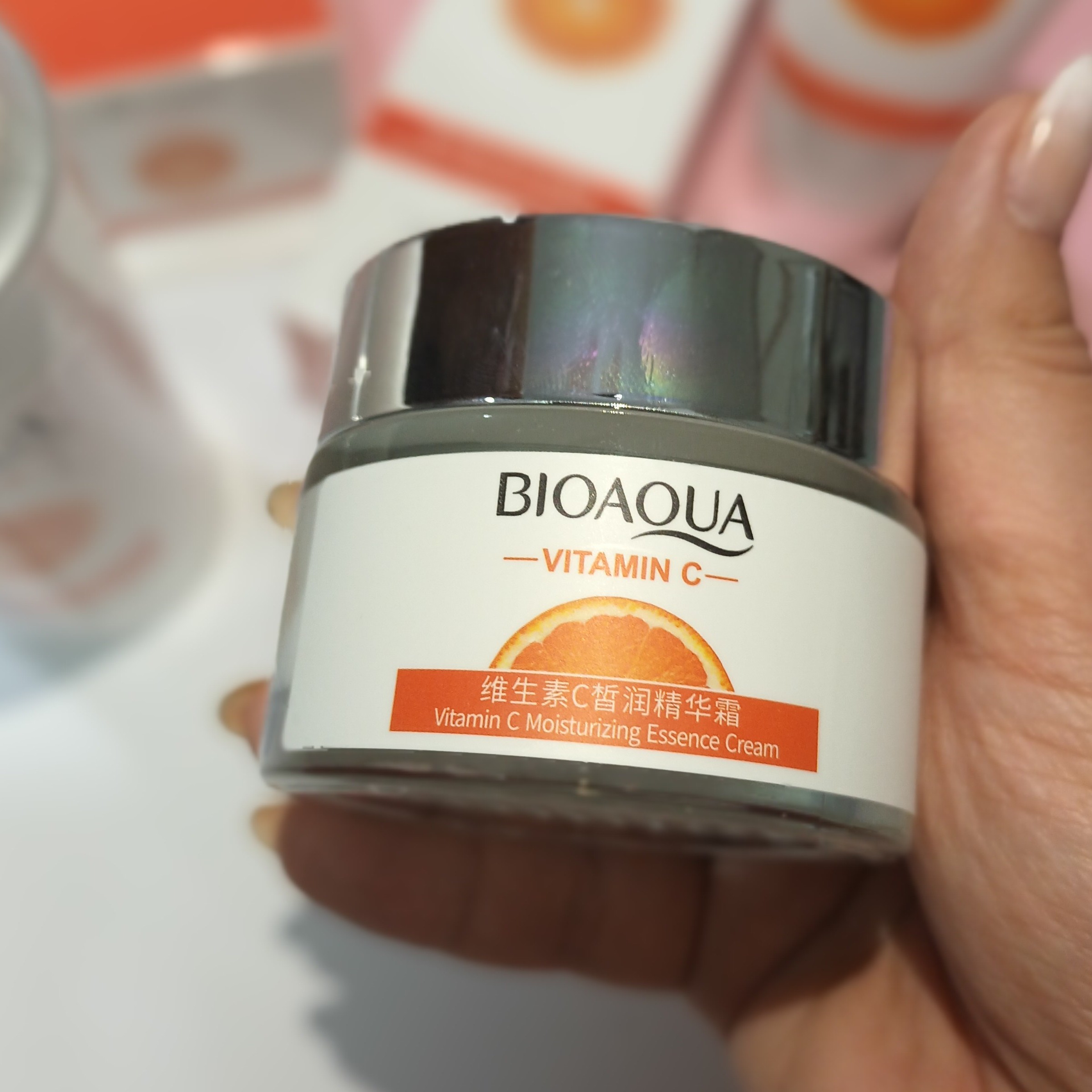 کرم آبرسان ویتامین سی