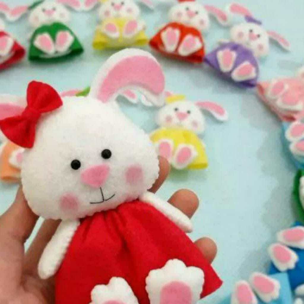 خرگوش های نمدی ویژه ی کادوی نوروز پیش رو در رنگ‌بندی و طرح بندی دلخواه شما