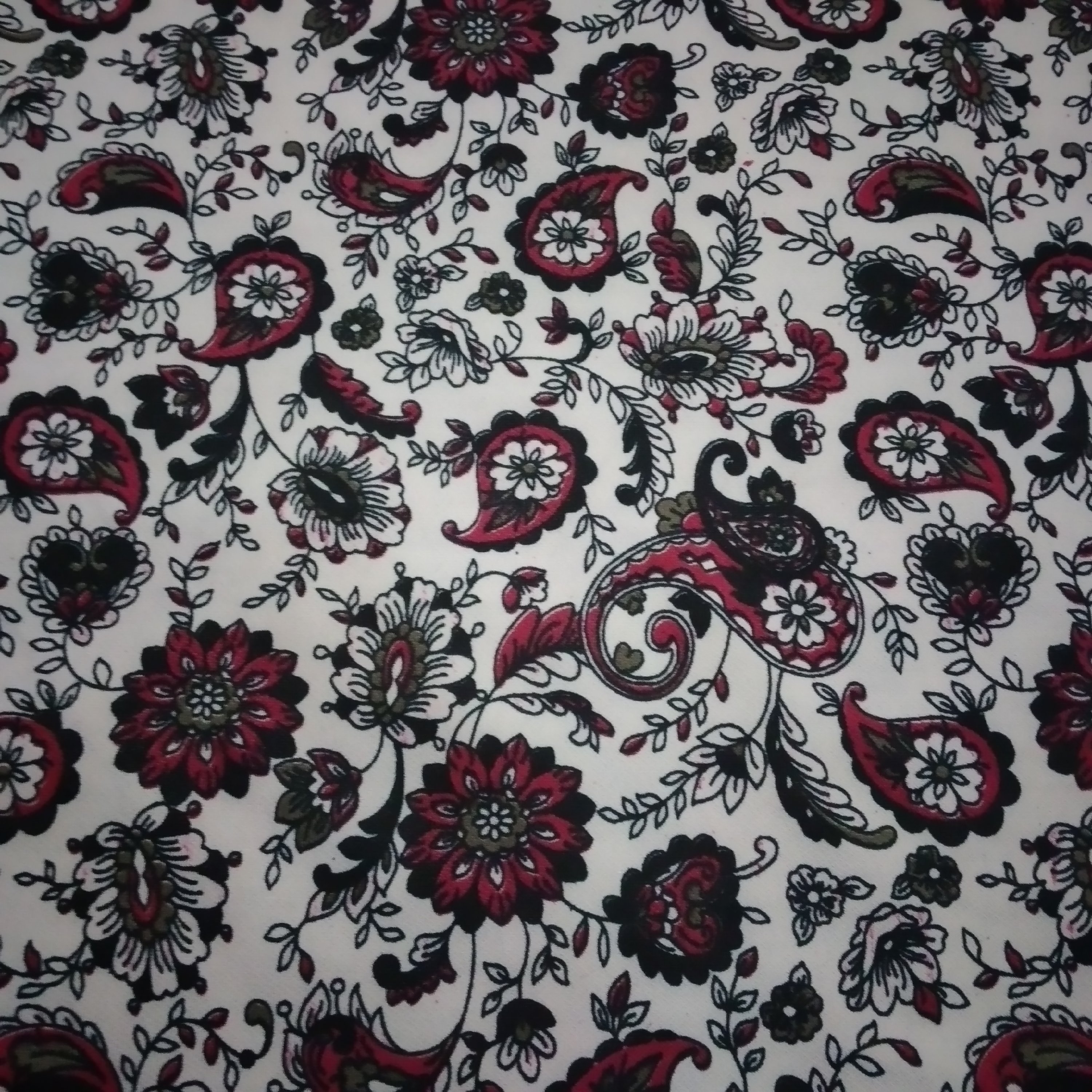 پارچه سوزنی سفید طرحدار