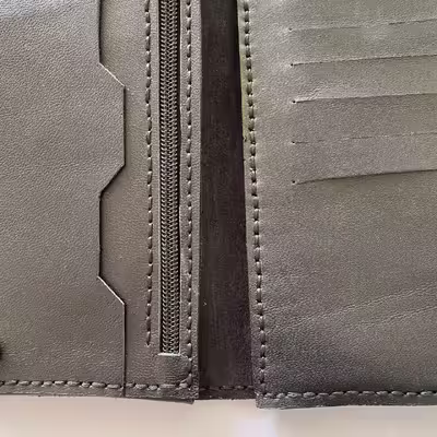 کیف پول چرمی مدل دستدوز بند دار P1