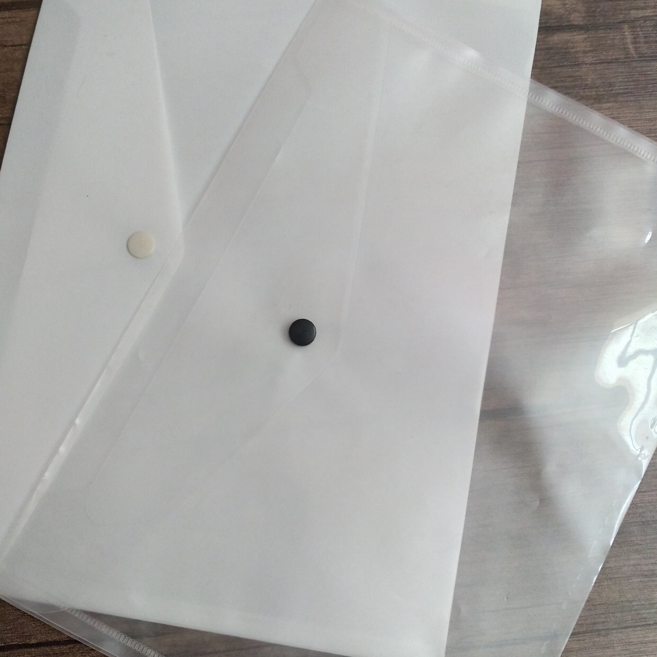 پوشه دکمه دار سفید سایزa4