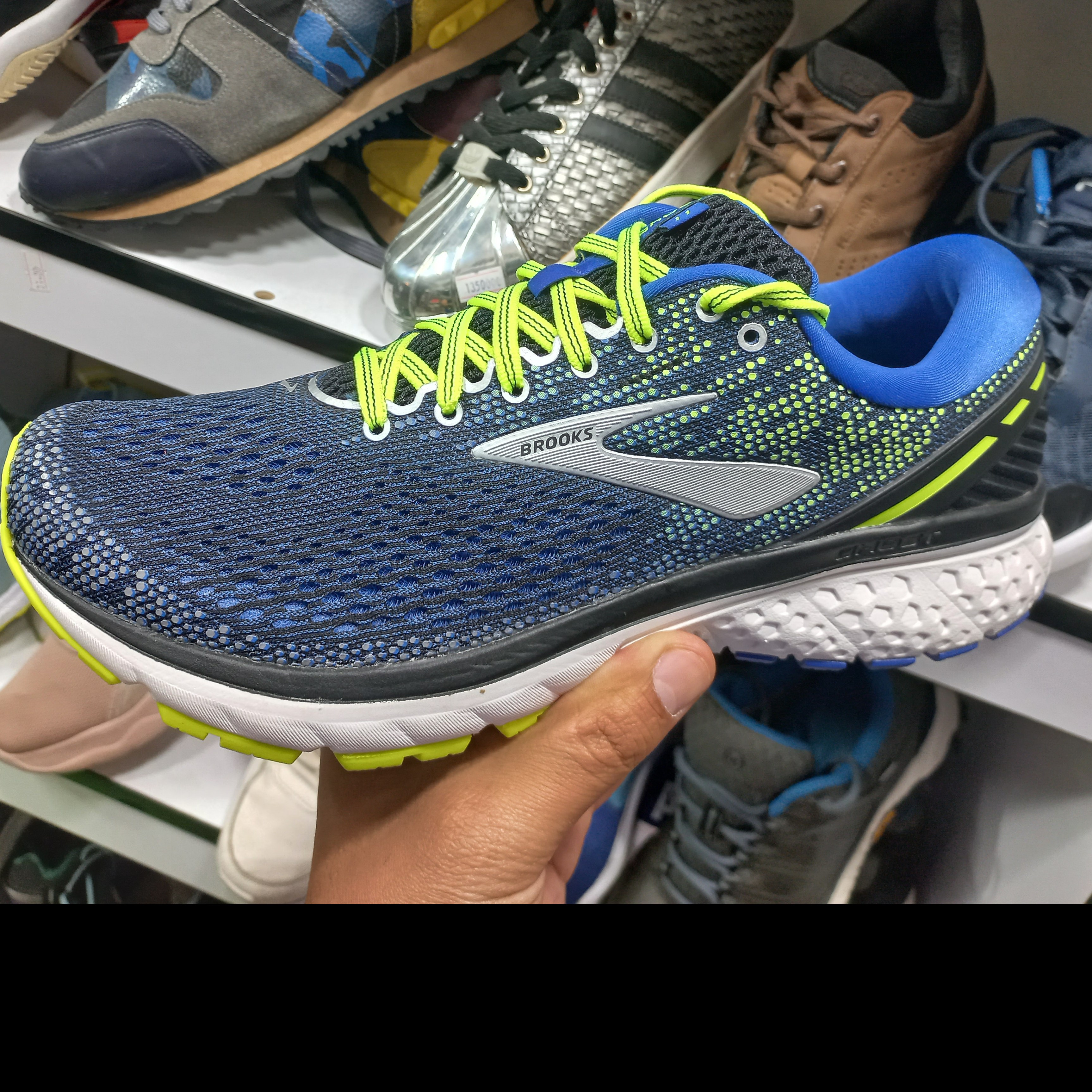 کفش های اورجینال تضمین اصالت 