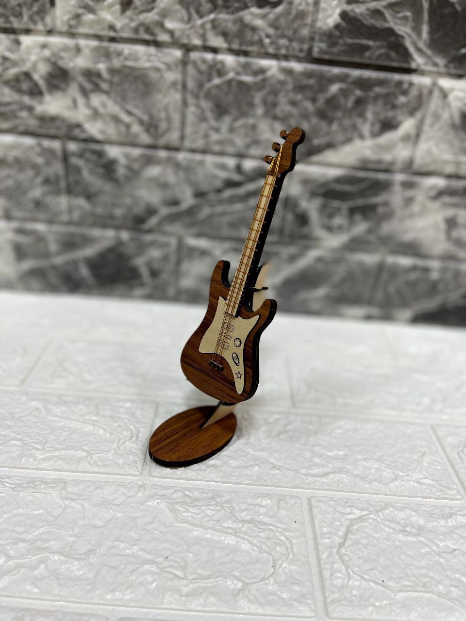 ساز گیتار برقی دکوری