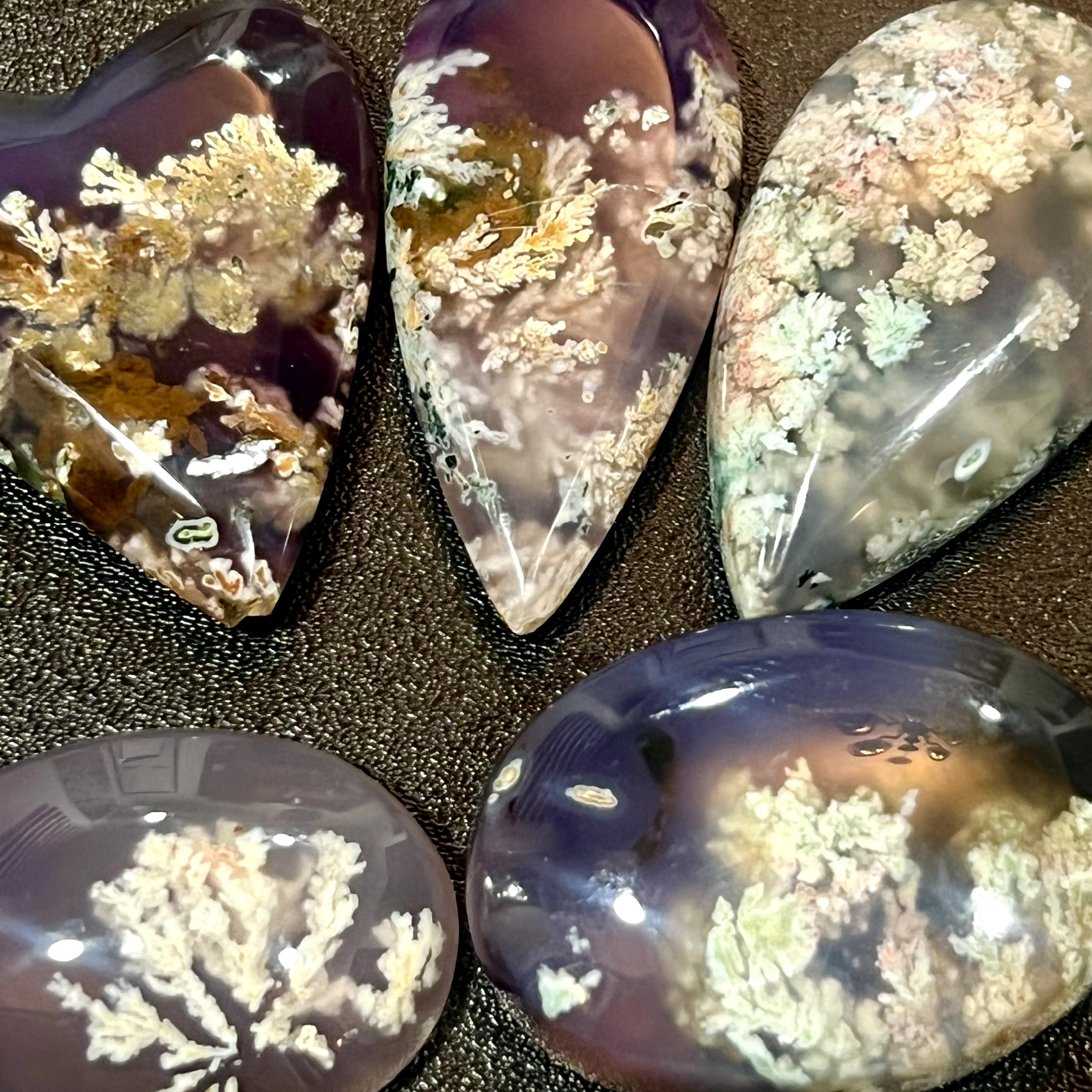 نگین عقیق فردوس بهاری هفت رنگ ،تراش خورده پک 5 عددی با هم