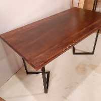 میز نهار خوری چوب طبیعی گردو و فلز