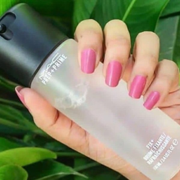 اسپری فیکس و پرایمر مک120میل . تثبیت کننده آرایش
افزایش ماندگاری آرایش
کاملا مات
مناسب انواع پوست
آبرسان پوست
