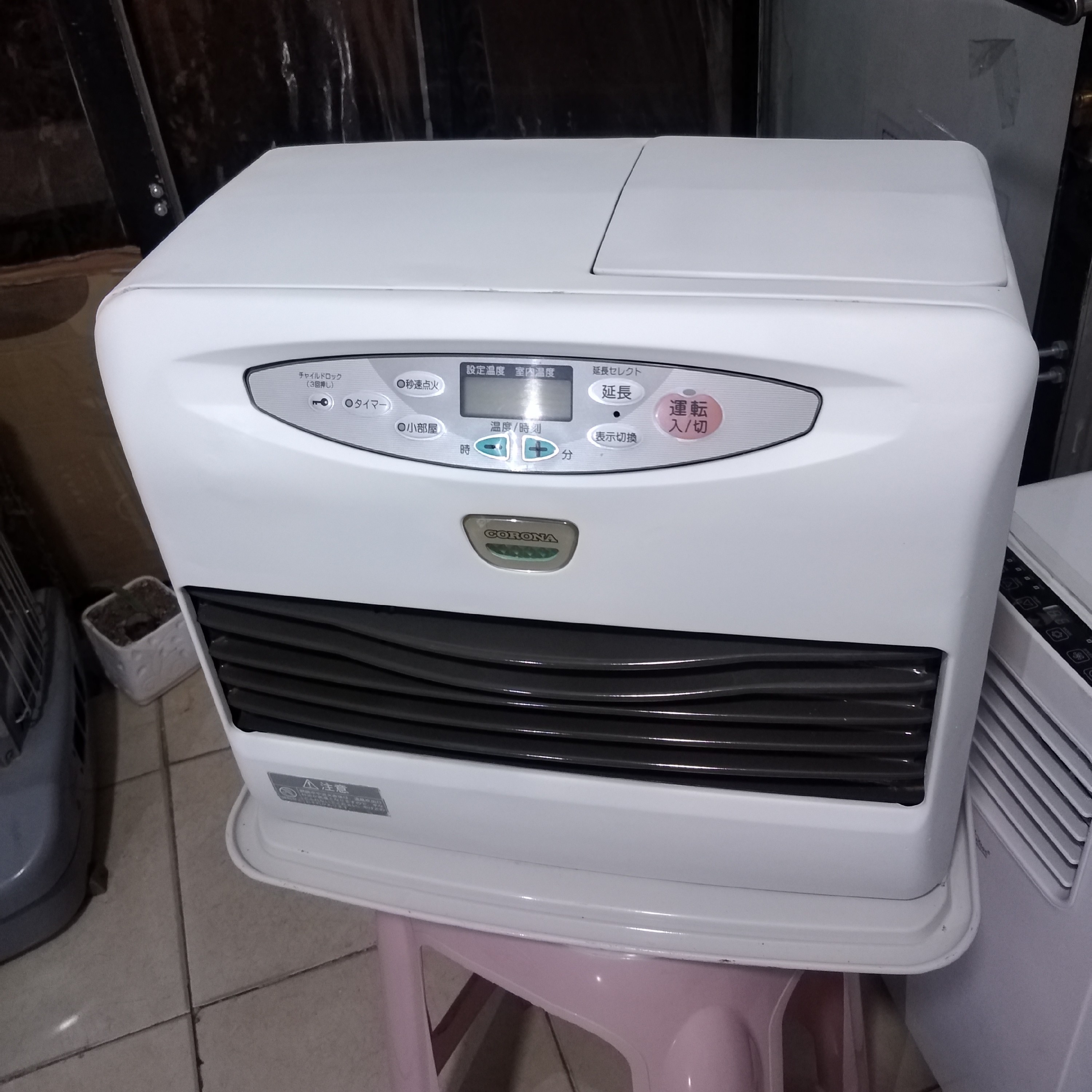 بخاری نفتی برقی ژاپنی مخصوص باغ مناطق سردسیر  گرمادهی تا 80متر