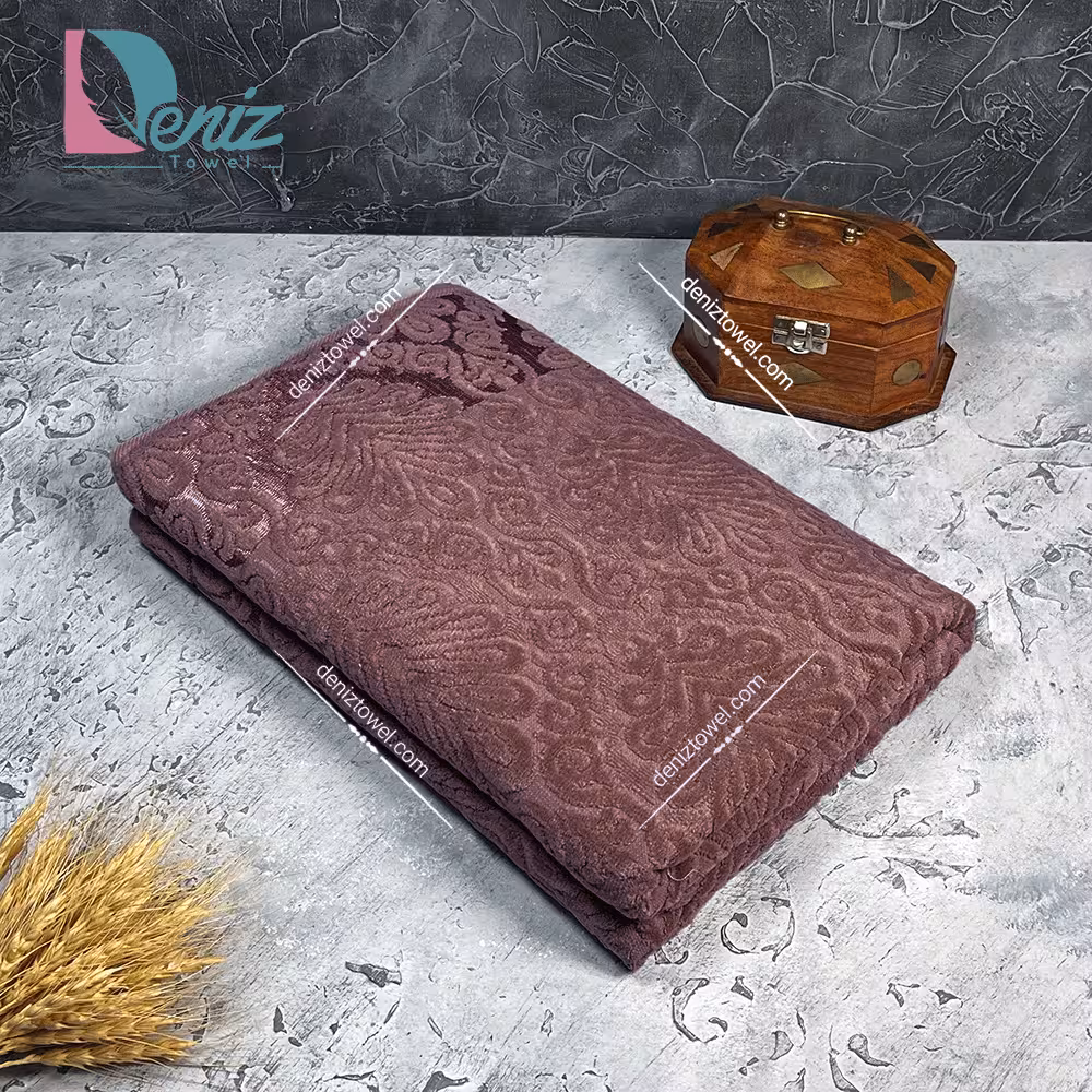 حوله حمامی طرح آکانتوس رنگ شکلاتی