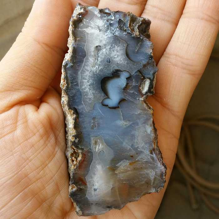 اسلایس سنگ راف عقیق سلیمانی رنگی منظره  بسیار دیدنی کاملا طبیعی زیبا
محشر
شااهکاار خلقت 