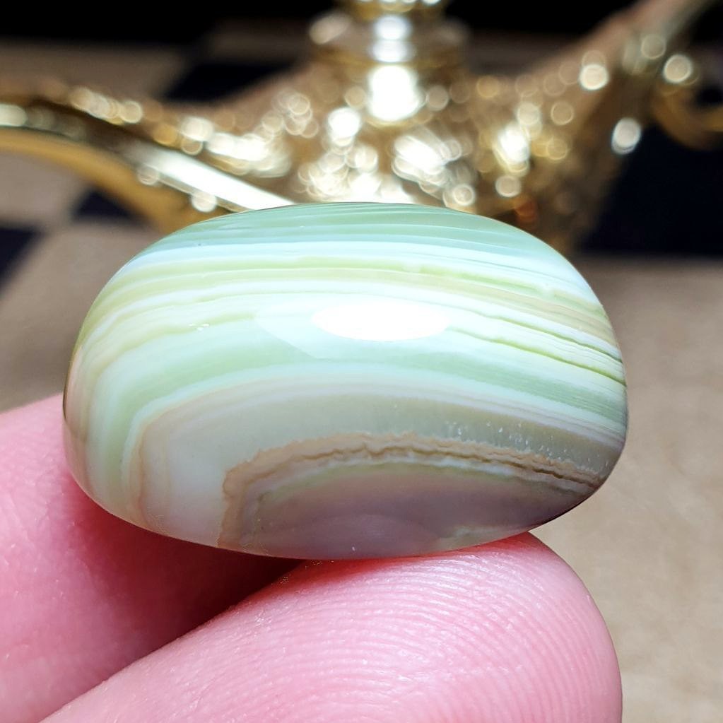  نگین فوق العاده زیبای سنگ عقیق سلیمانی پرچمی بسیار خاص اصل معدنی
کد 26472
