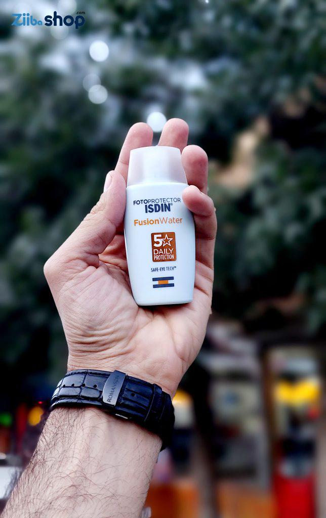 کرم ضد آفتاب ایزدین izdin فیوژن واتر بی رنگ spf 50 مدل intense hydrating