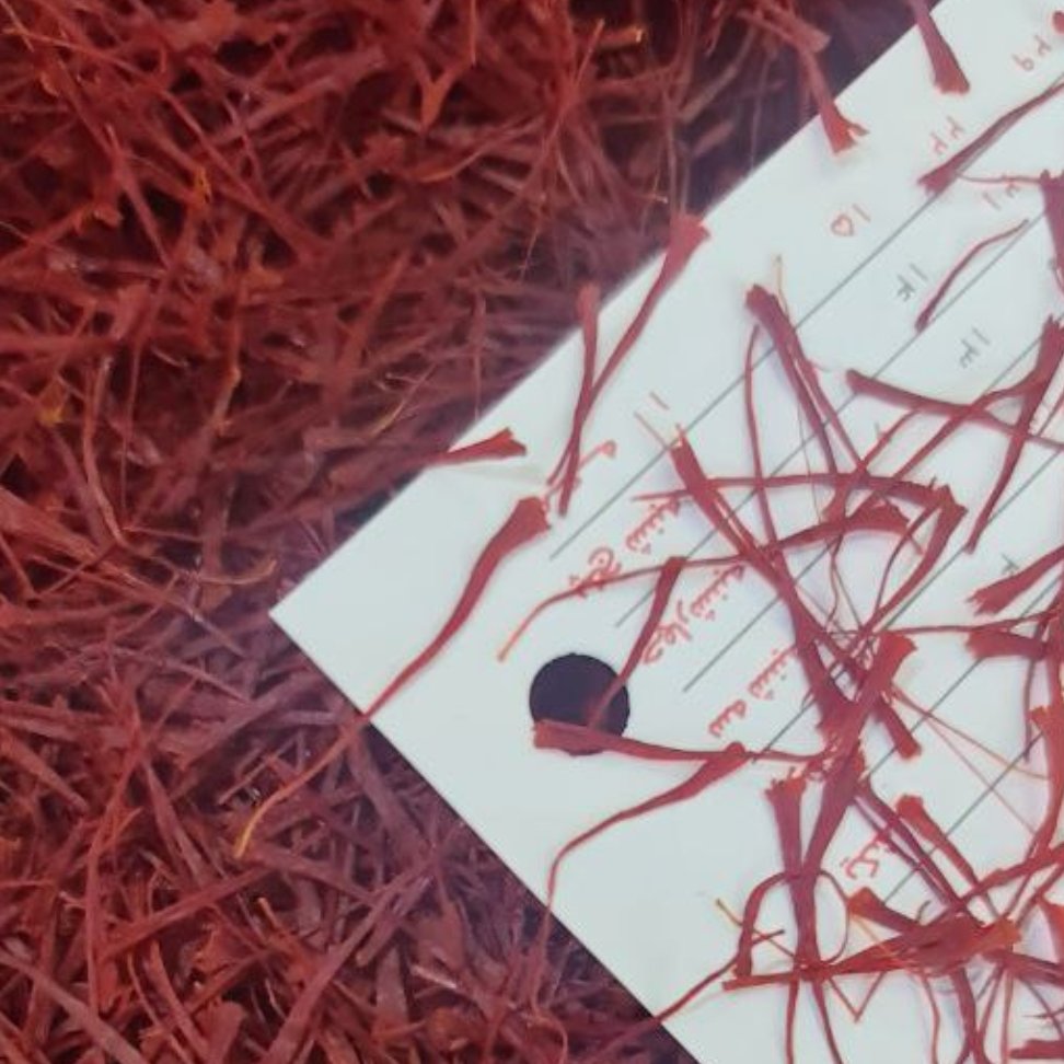 زعفران اصل و درجه یک، صد در صد طبیعی، با عطر و طعم و رنگ دلپذیر 