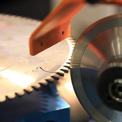 خدمت تیز کردن ارههای نجاری تا عرض 3.2 میلیمتر
