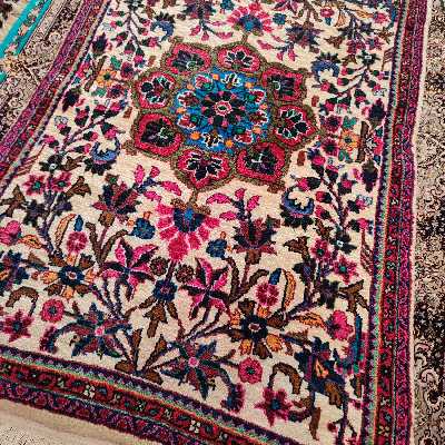 فرش دستبافت یک متری طرح گل کد SH 75 یک جفت