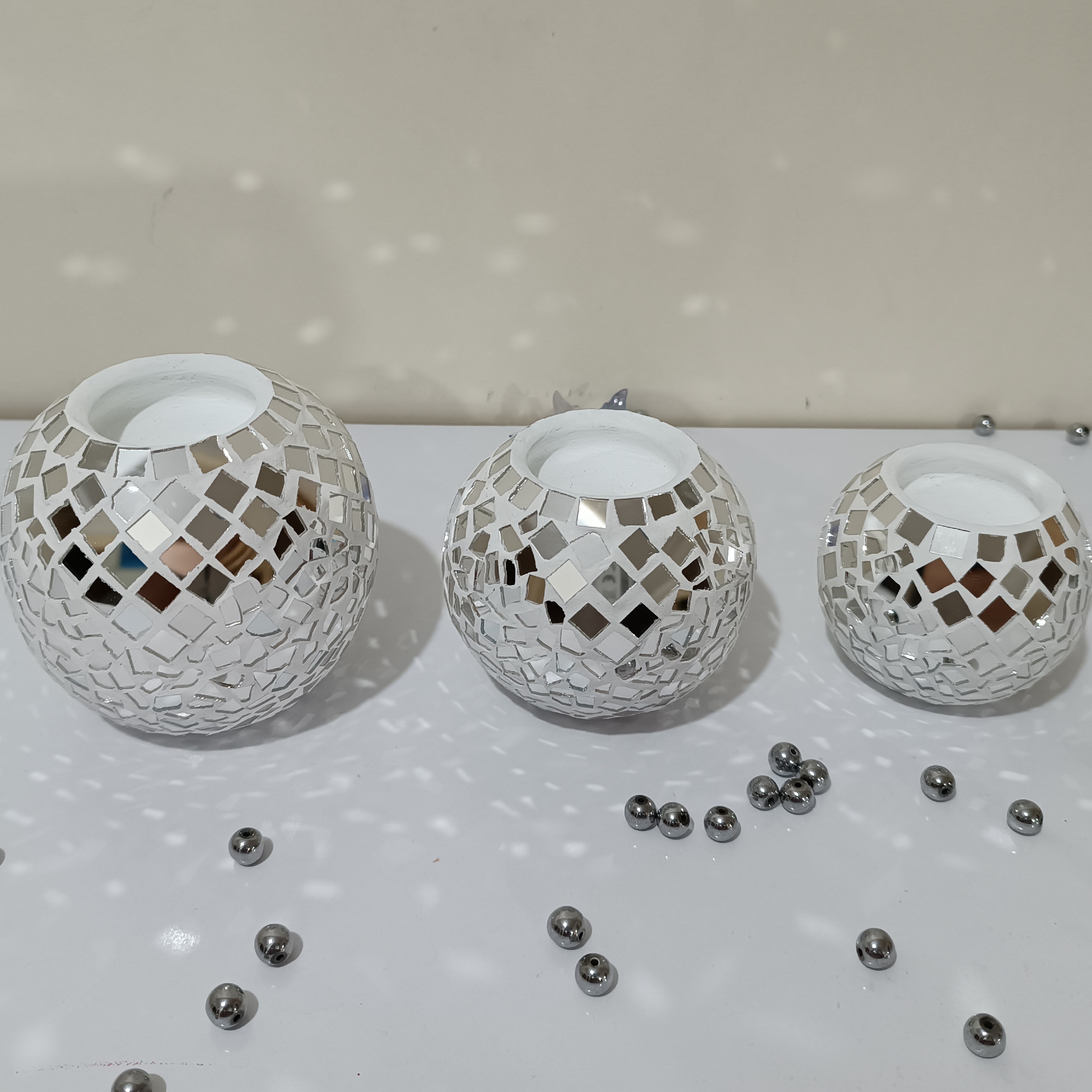 شمع دانی سفالی تزیین شده با اینه کاری زیبا و مدرن برای منازل شما