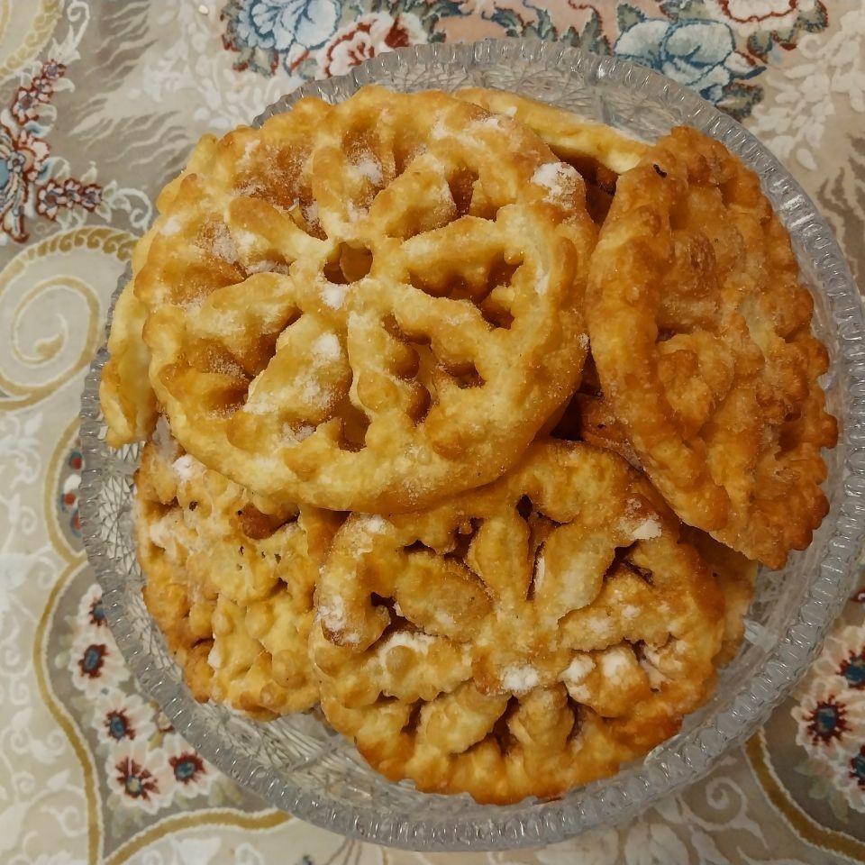 شیرینی پنجره ای یا نان پنچره ای