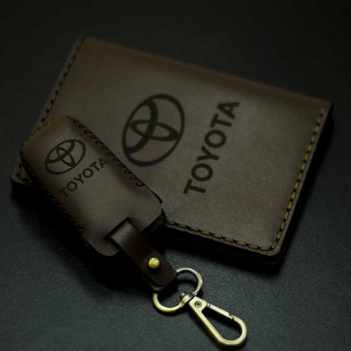 ست هدیه چرمینه اسپرت طرح تویوتا کد 55027-FOUR