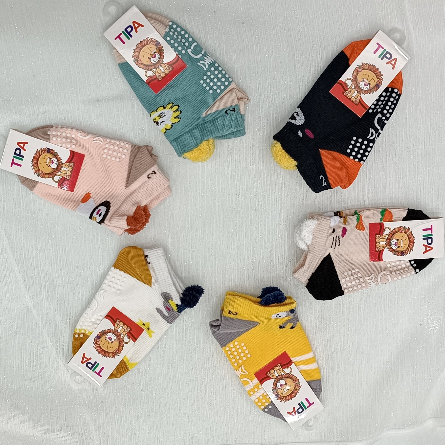 انواع جوراب در انواع طرح و رنگ تک و عمده