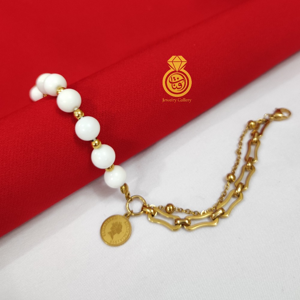 دستبند دستساز عقیق جاسپر سفید و زنجیرهای استیل هرمس و توپی و پلاک الیزابت