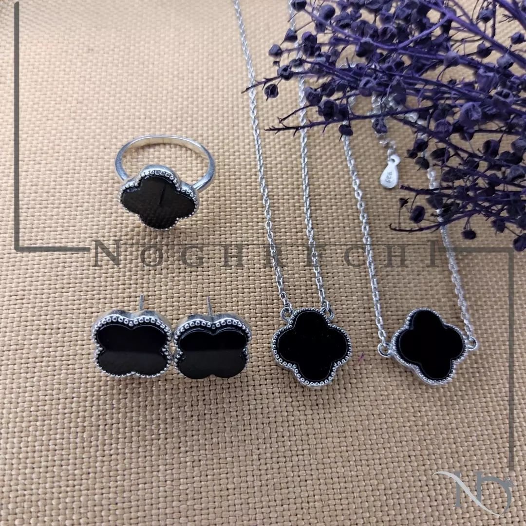 نیم ست نقره طرح  ونکلیف  با سنگ اونیکس مشکی