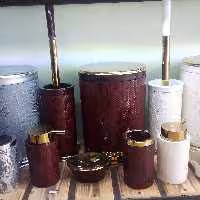 ست سرویس بهداشتی 5پارچه بتیس مدل چرمی رنگ زرشکی طلایی(ارسال تیپاکس پس کرایه)