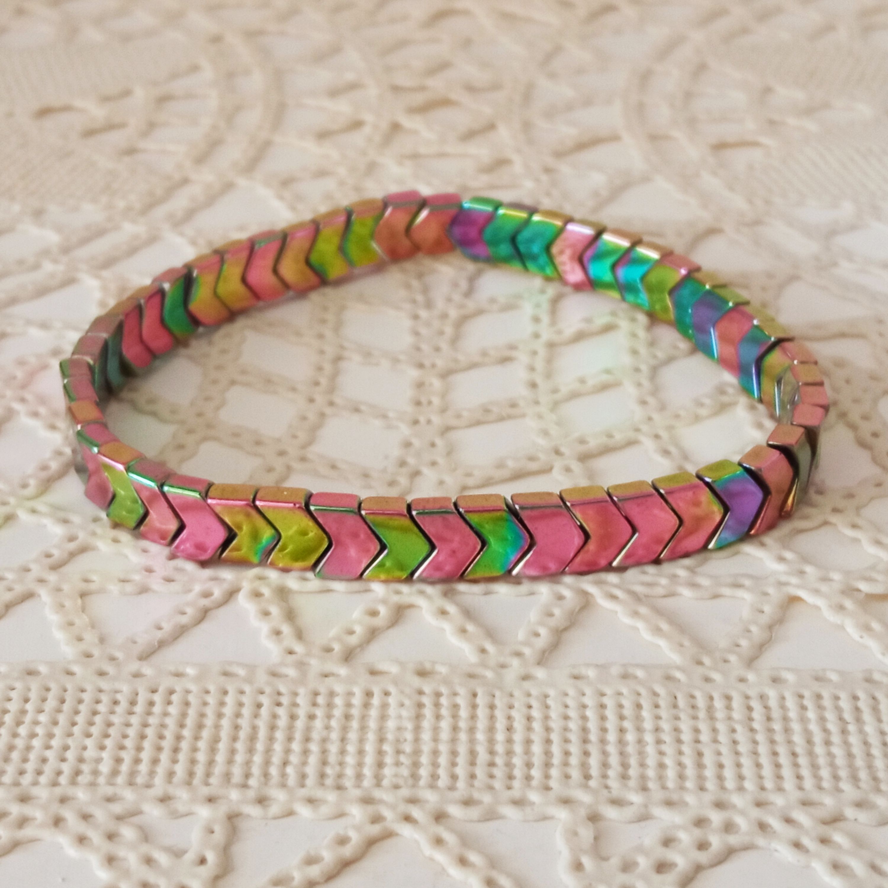 دستبند سنگ حدید هفت رنگ