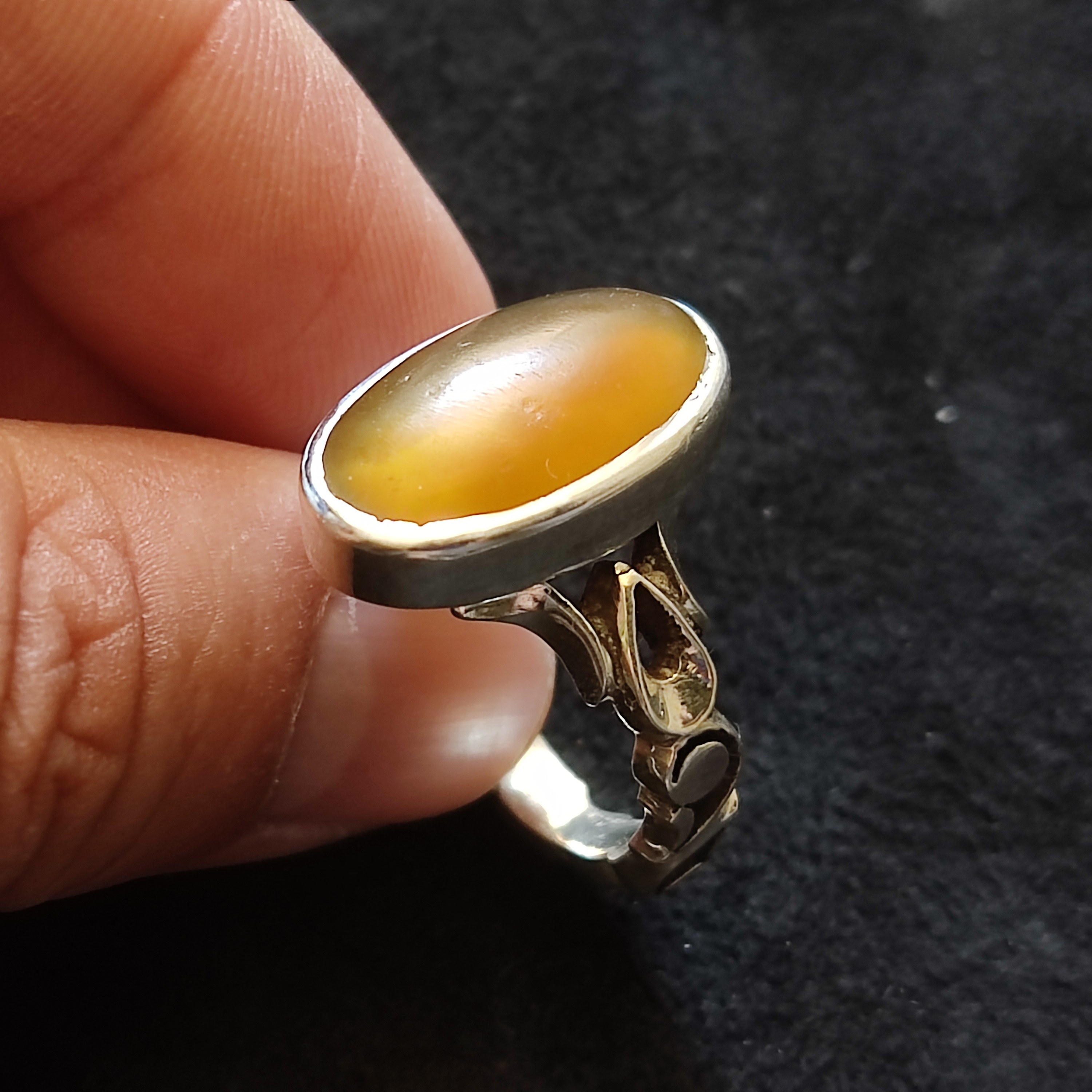 عقیق زرد کهنه رکاب نقره دستساز