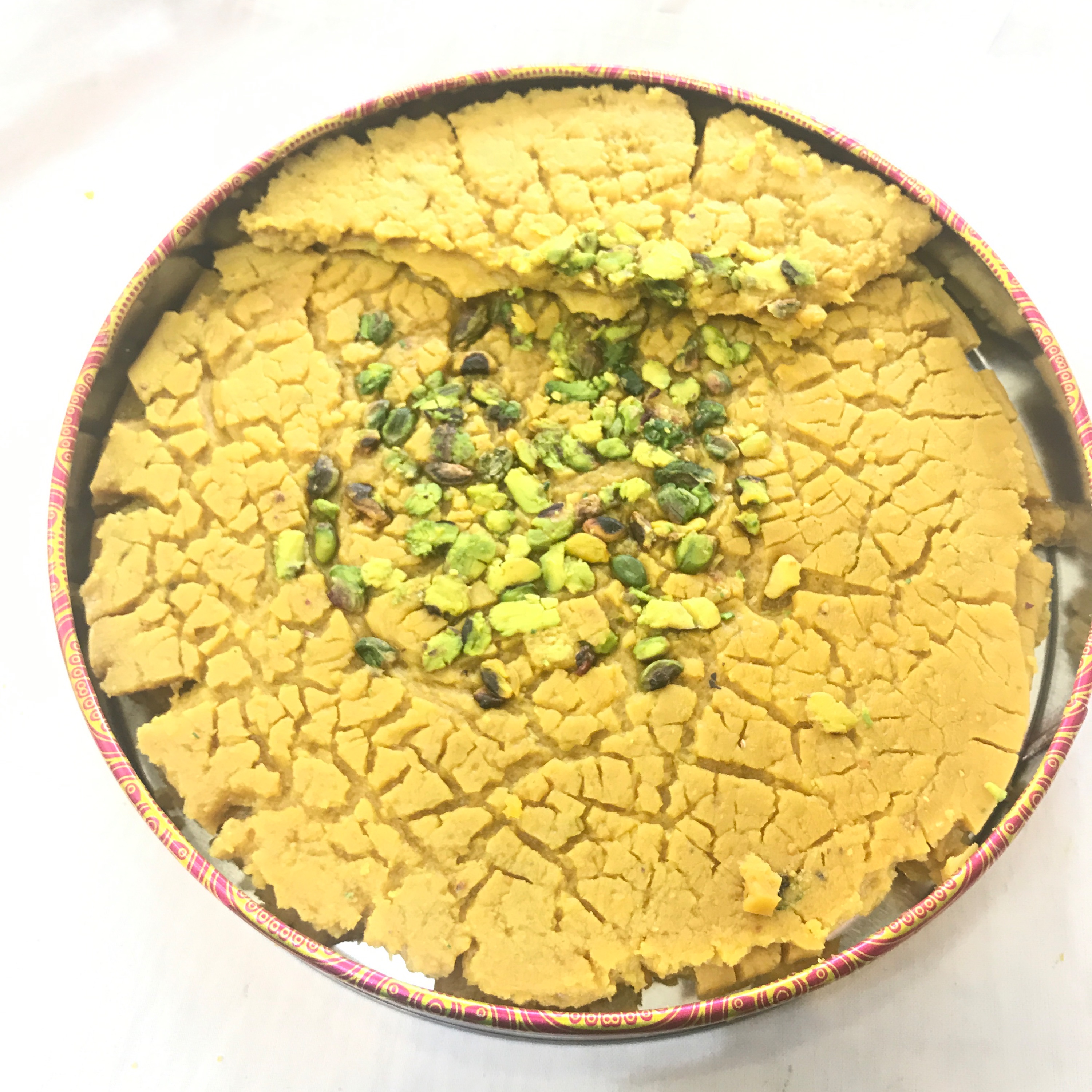 سوهان مجلسی با روغن نباتی و پسته