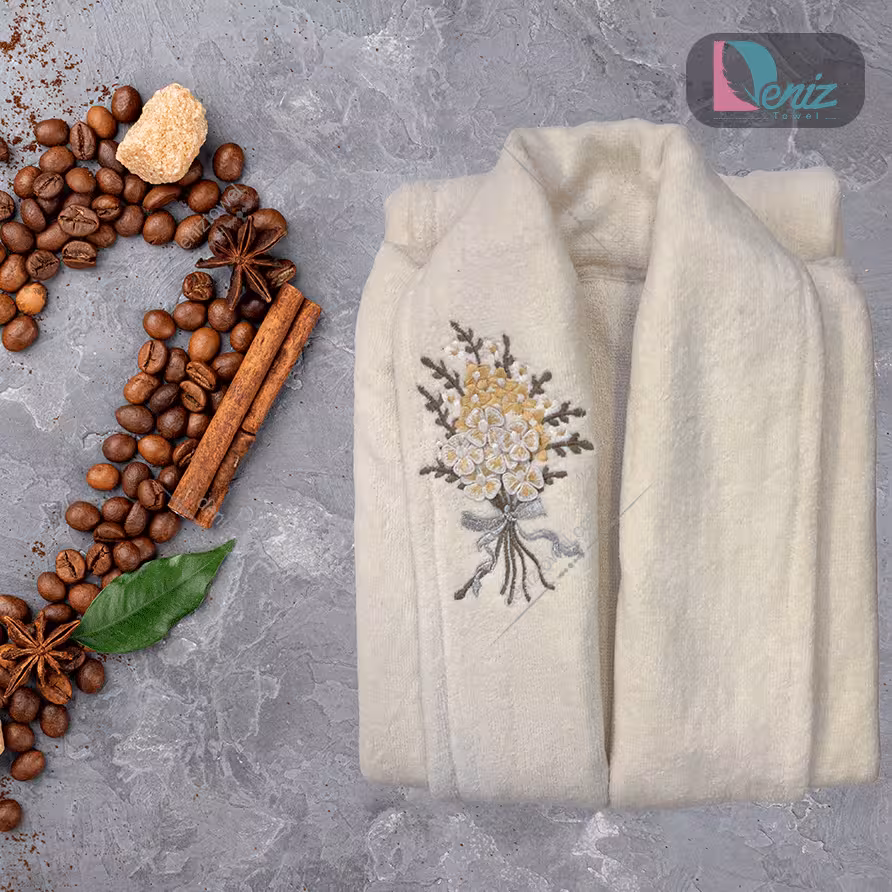 حوله تن پوش طرح گلدوزی یاس رنگ استخونی