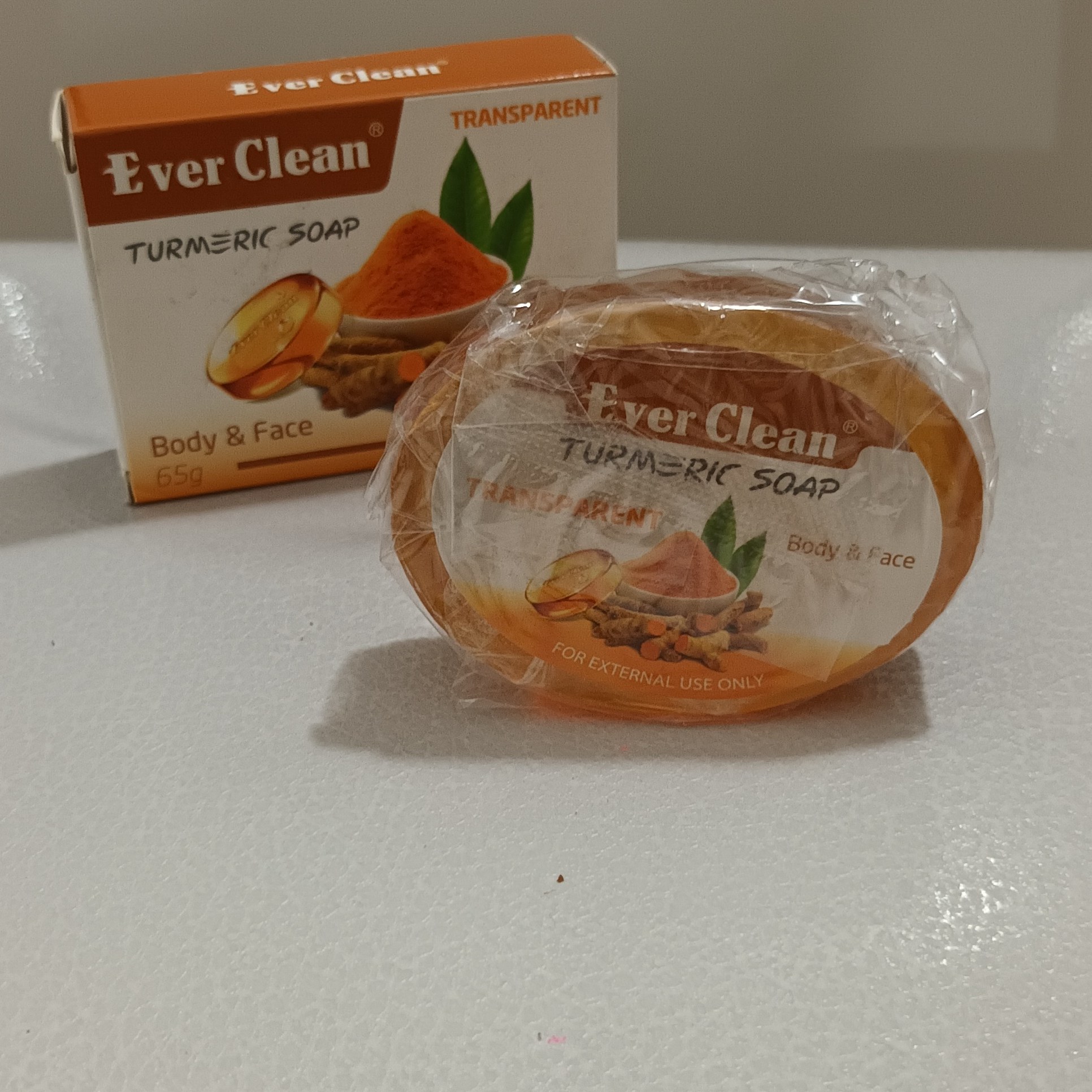 صابون زردچوبه اورکلین لایه بردار و روشن کننده پوست مدل شفاف 65گرمی پک 2عددی