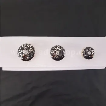 دکمه طرح دار نگین دار سایز 2