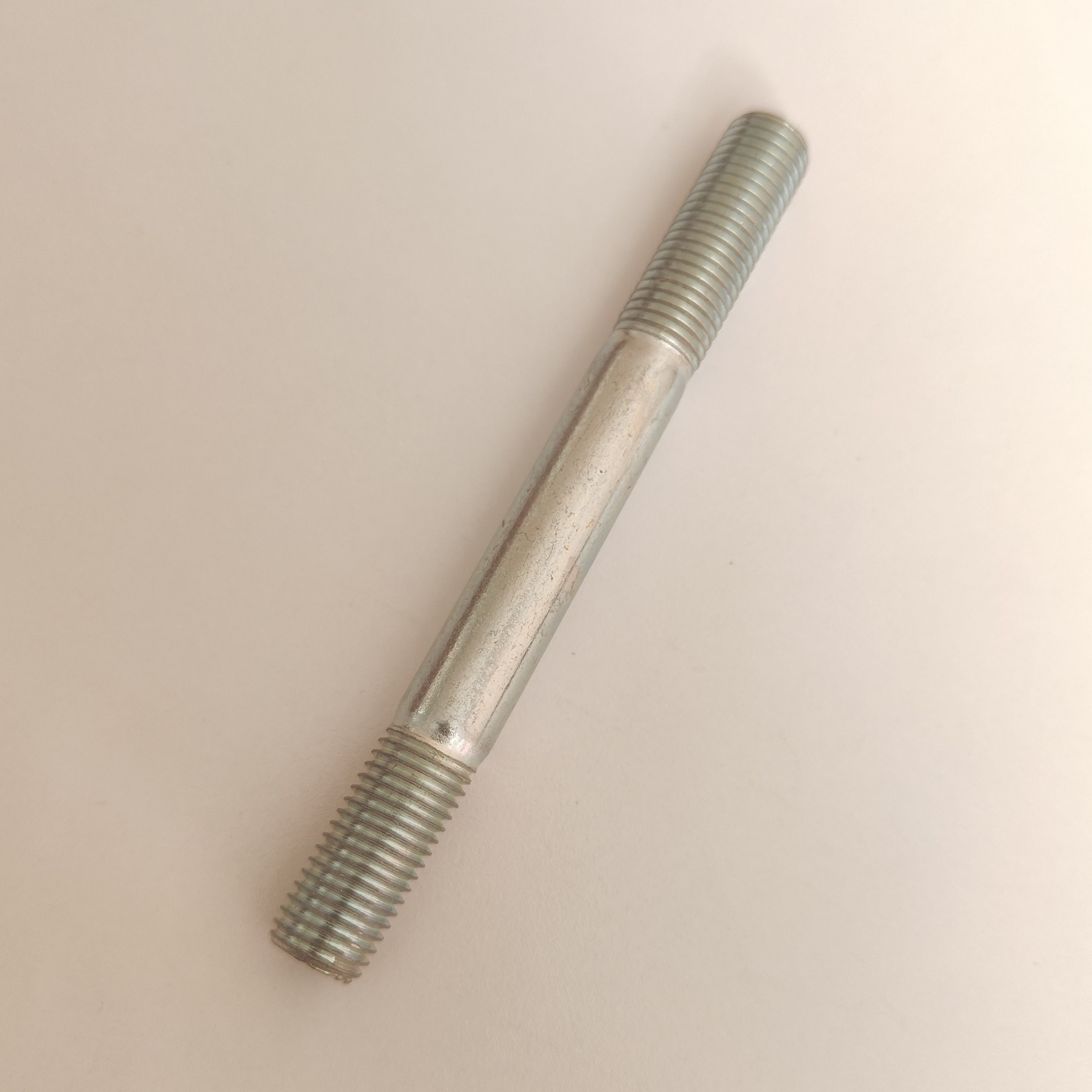 پیچ دو سر رزوه نگهدارنده جعبه فرمان پژو (1عدد)