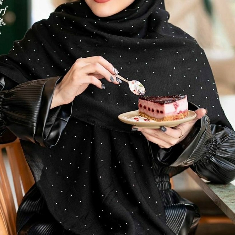 روسری مشکی مجلسی نگین دار  قواره بزرگ