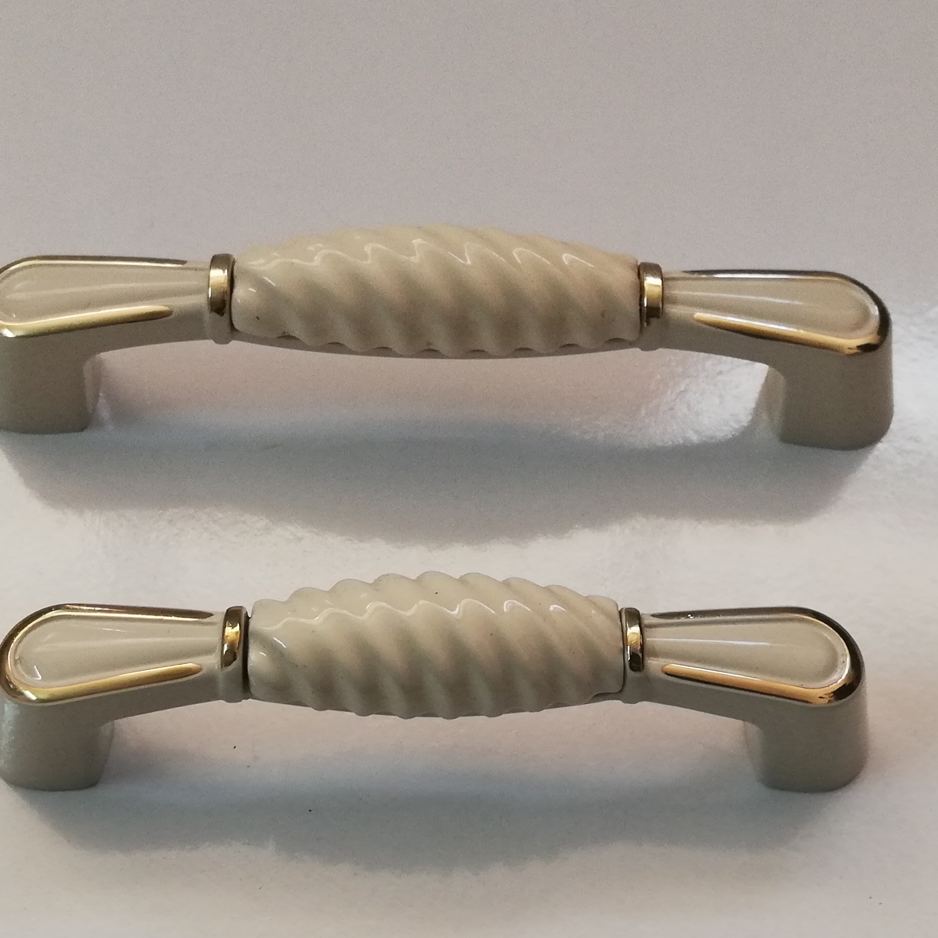 دستگیره 106 سایز 96 و 128 جنس زاماک درجه 1