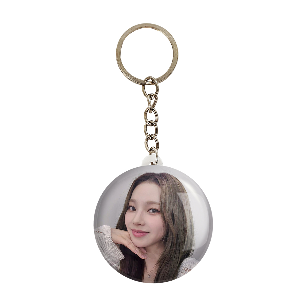 جاکلیدی خندالو مدل کارینا گروه گروه آسپا Aespa کد 19710