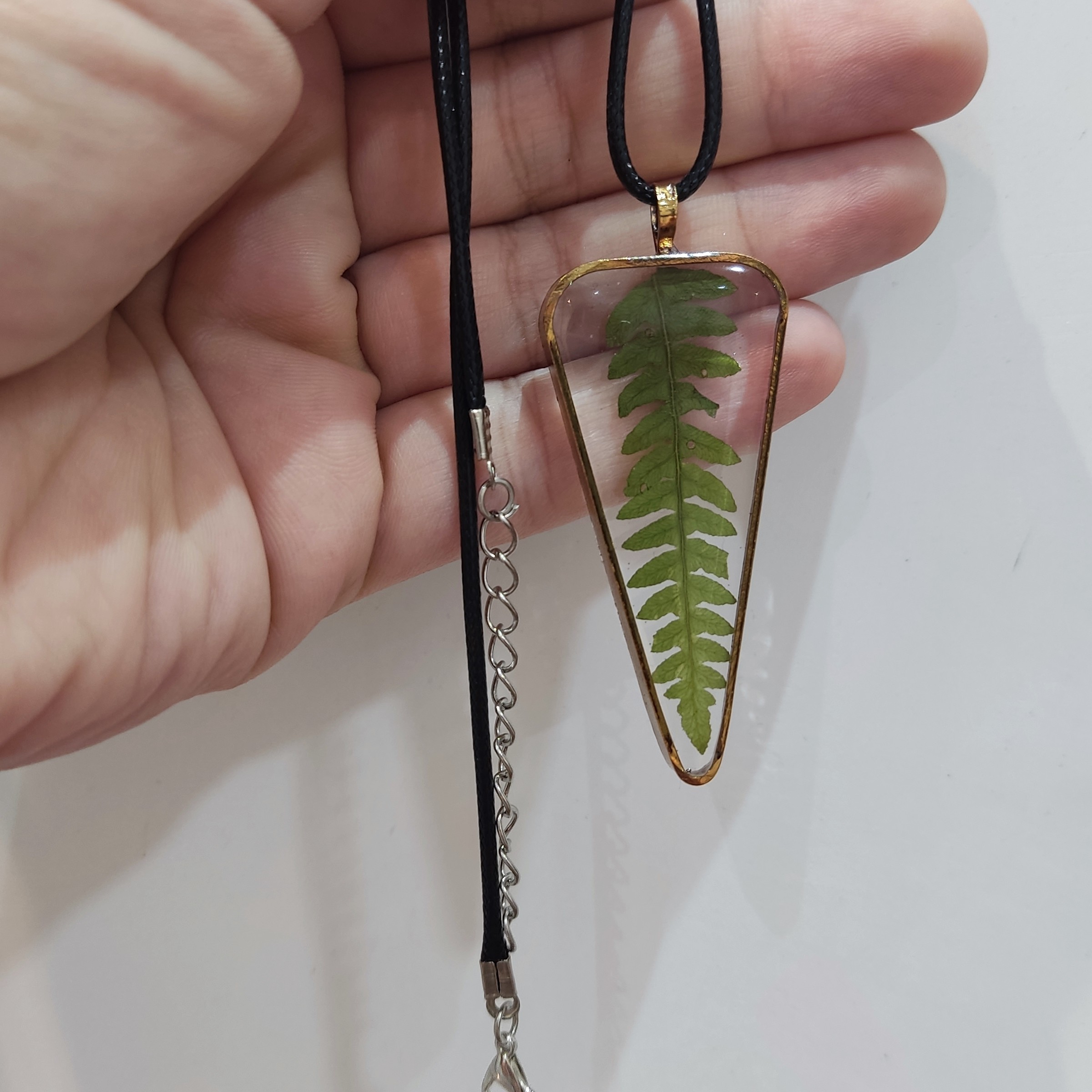 گردنبند رزین سرخس