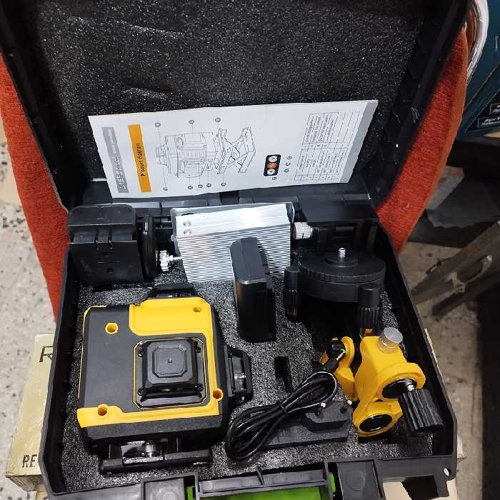 تراز لیزری دیوالت مدل LED 16-165  LINES