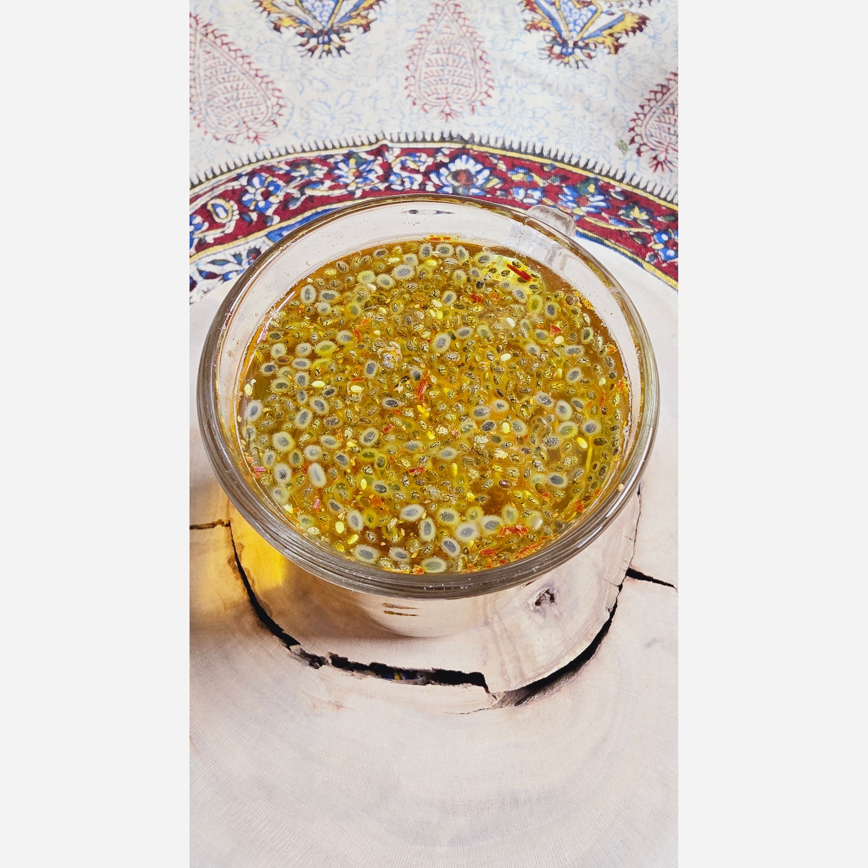 شربت فوری خاکشیر و تخم شربتی و دانه چیا و زعفران و شکر قهوه ای 15 عددی