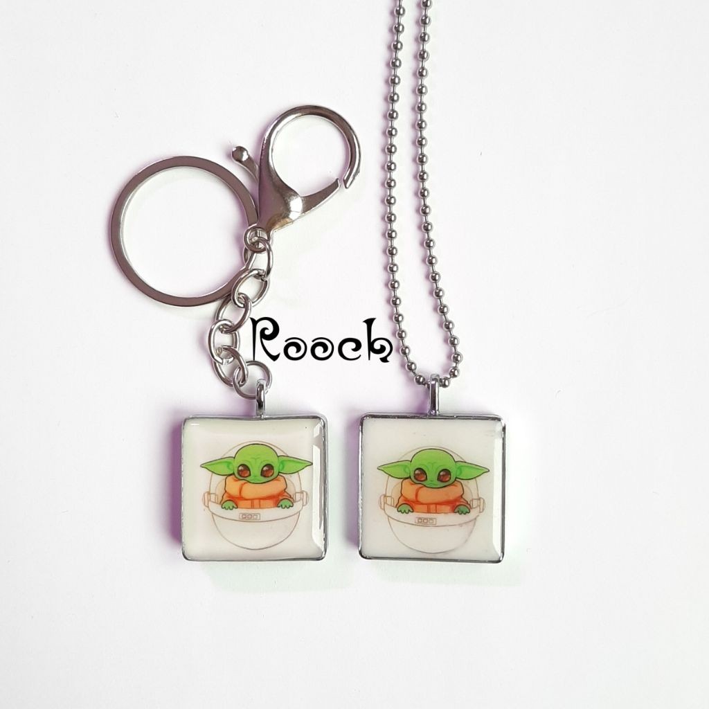 ست گردنبند و جاسوییچی رزینی بی بی یودا  رنگ ثابت دو طرفه . قابل سفارش با عکس دلخواه شما .  baby yoda 
